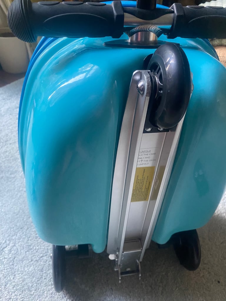 Flyte Scooter suitcase used once 