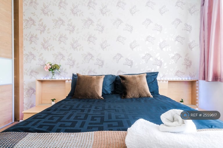 4 bedroom house in Waveney Rise, Oadby, Leicester, LE2 (4 bed) (#2559617)