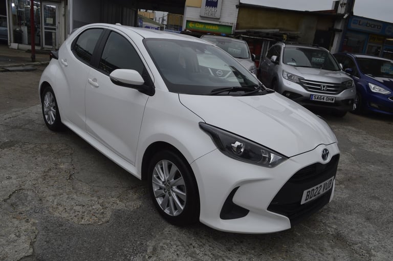 image for 2022 Toyota Yaris 1.5 Hybrid Icon 5dr CVT ONE OWNER FROM NEW APPLE PLAY HATCHBACK Petrol/Electric...