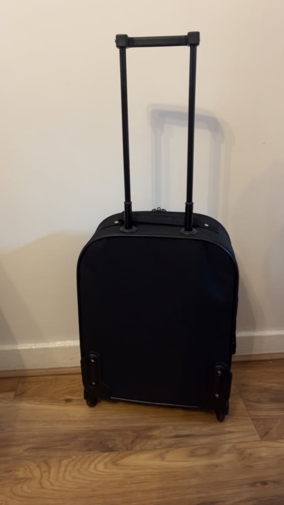 Black 2 Wheel Trolley Cabin Case Luggage with retractable handle*New Never Used*