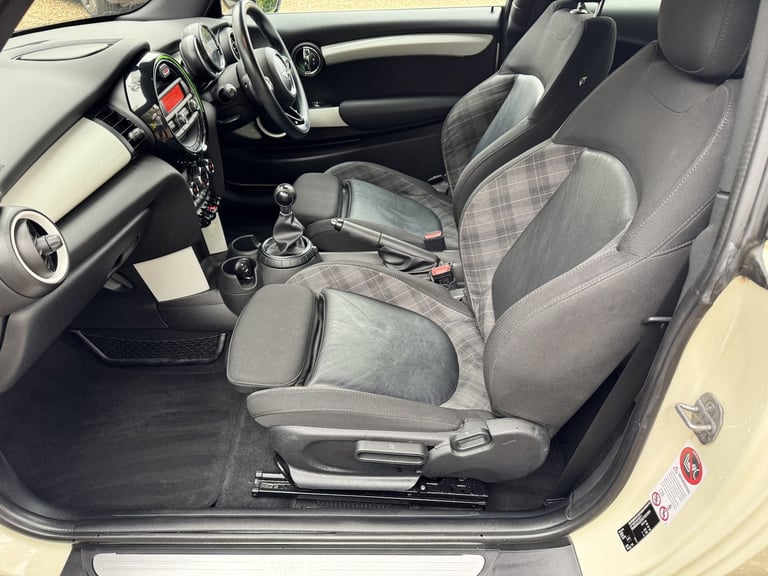 MINI HATCH 1.5 Cooper D 3-Door Hatch White Manual Diesel 2014 CHILI PACK