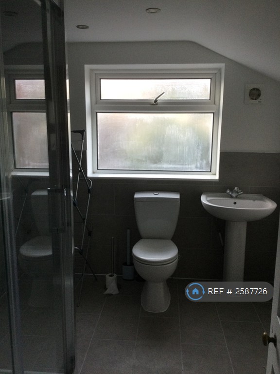 1 bedroom in Southampton Road, Northampton, NN4 (#2587726)