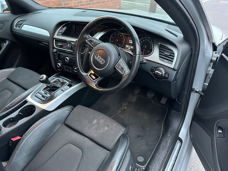 Audi, A4, Saloon, 2012, Manual, 1798 (cc),4 doors - Image 2