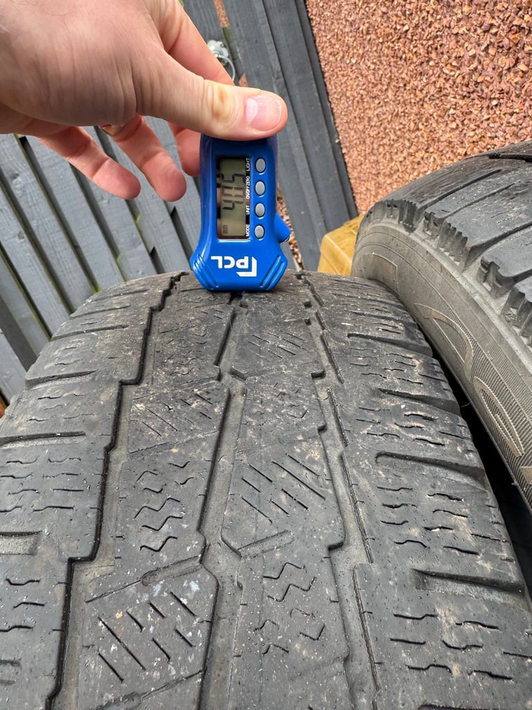 Pair of Michelin Agilis Alpin 215/60 R17c winter tyres 