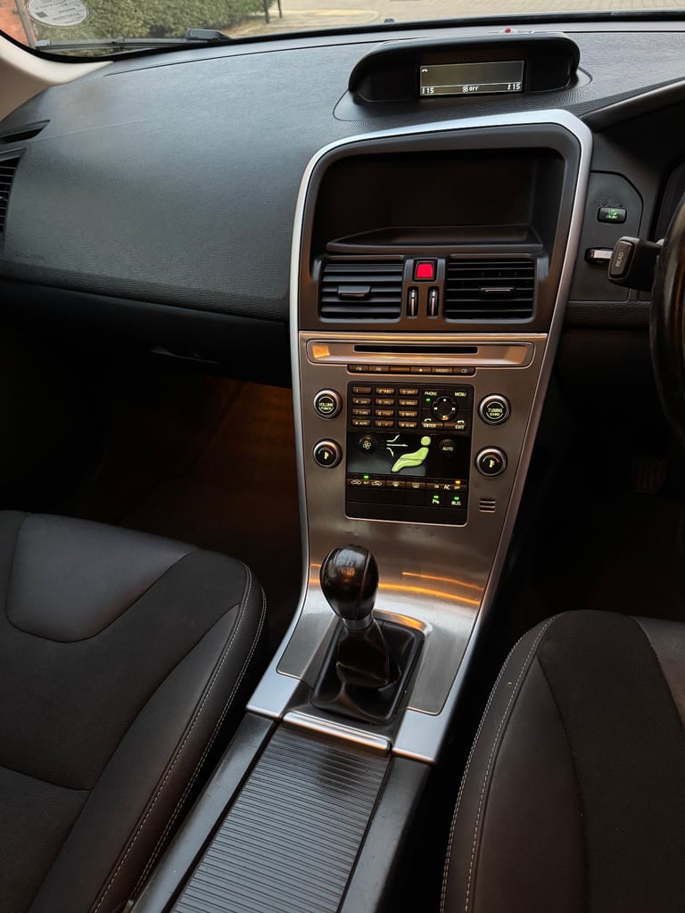 Volvo, XC60, Estate, 2010, Manual, 1984 (cc), 5 doors