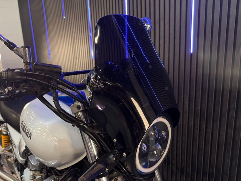 2009 Yamaha XJR1300 09