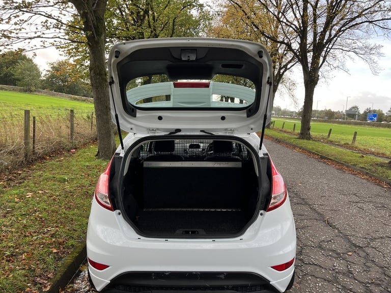 FORD FIESTA VAN 1.5 TDCi Sport 2015