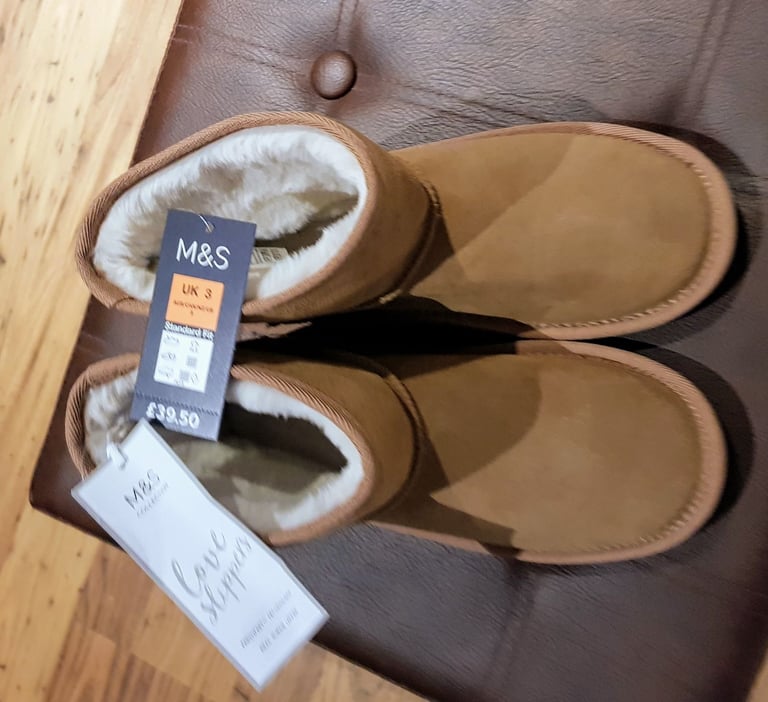 image for Ladies or Girls Slippers 