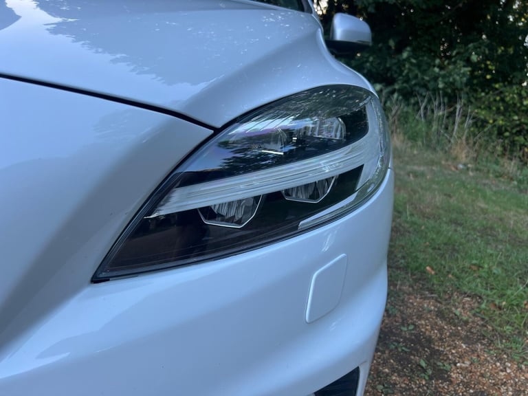 2018 Volvo V40 2.0 T2 R-Design Euro 6 (s/s) 5dr HATCHBACK Petrol Manual