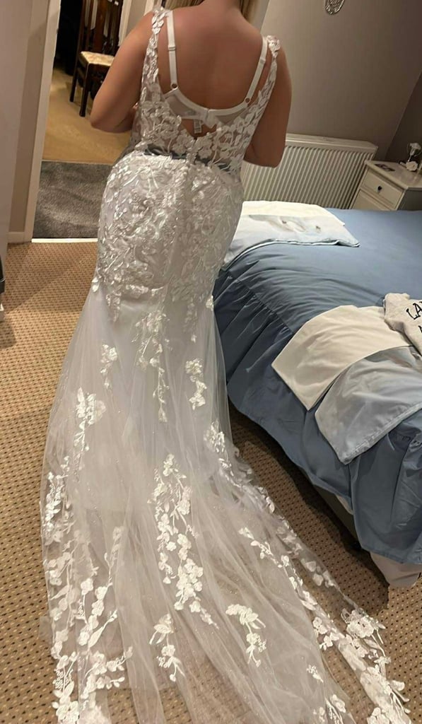 Wedding dress