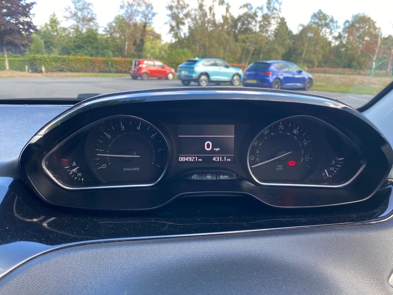 Peugeot, 208, Hatchback, 2014, Manual, 1199 (cc), 5 doors