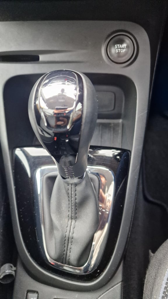 2014 Renault Captur 1.5 dCi Dynamique MediaNav EDC Euro 5 5dr HATCHBACK Diesel Automatic