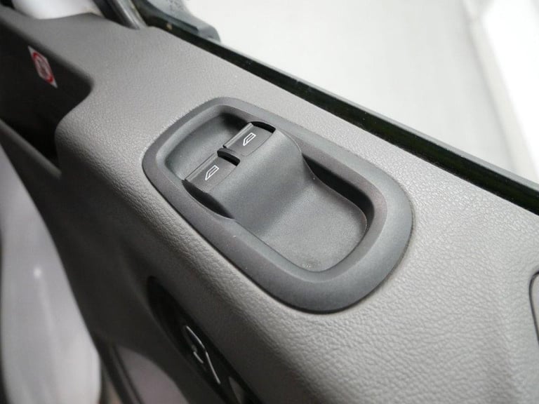 72 FORD TRANSIT 350 RWD 2.0 EBL 130 BHP L2 MEDIUM TIPPER ( TWIN REAR WHEELS )