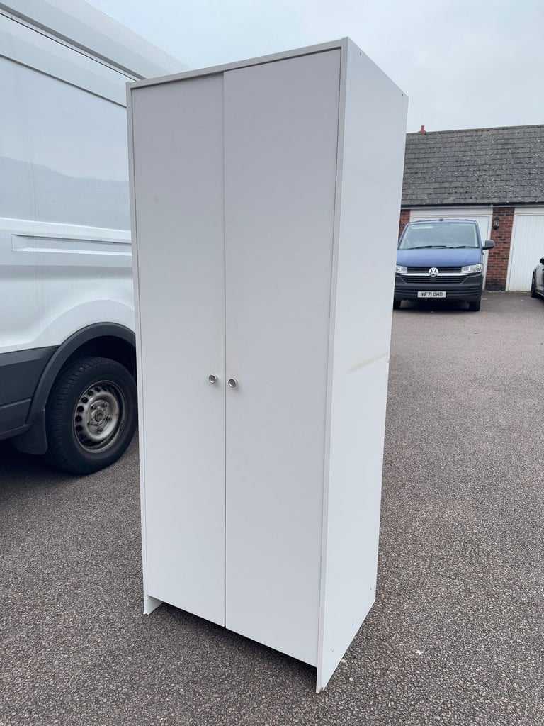 Wardrobe for £95(we can deliver)