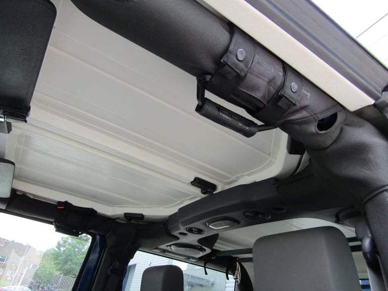  Jeep Wrangler  3.8 V6 SOFT TOP TRAIL RATED 4X4 3DR LHD 4x4 Petrol Manual