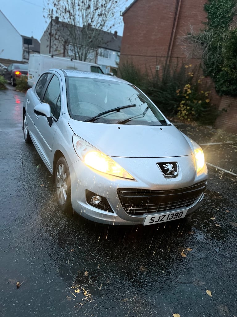 Peugeot, 207, Hatchback, 2010, Manual, 1560 (cc), 5 doors
