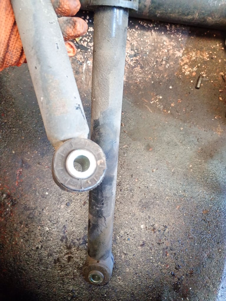 Ford fiesta 2019 rear shocks 