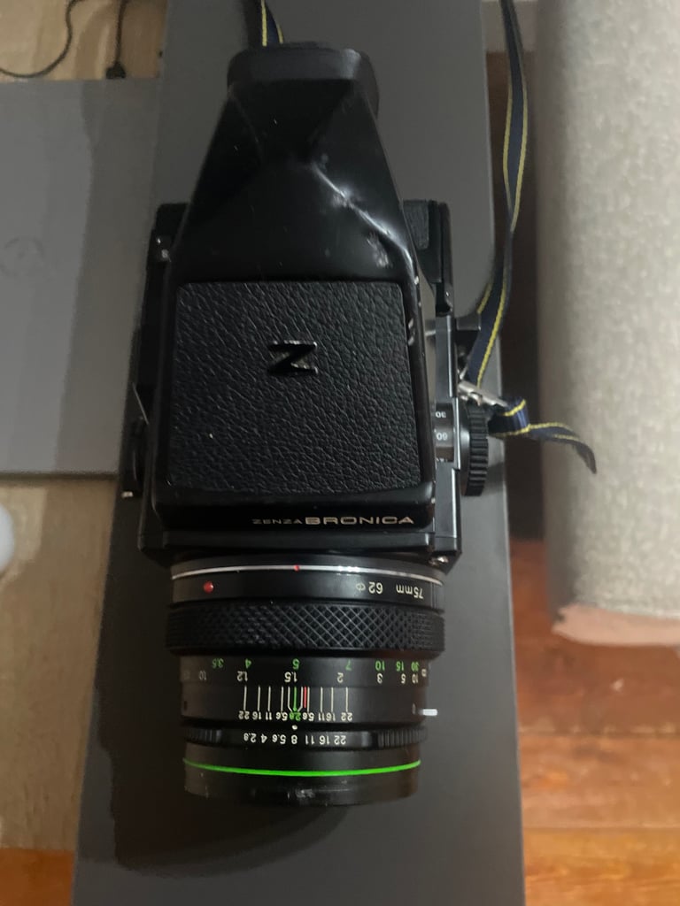 Zenza bronica camera 