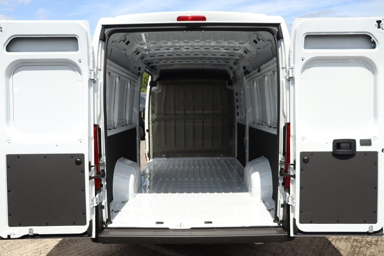 2025 Peugeot Boxer 2.2 BlueHDi 140 L4H2 435 Professional Panel Van Diesel Manual