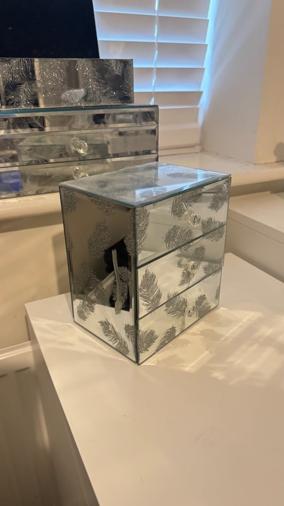 Mirrored feather jewellery box with 3 drawers 