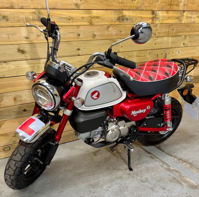 Honda Z 125 Monkey Bike / 2023 model / JUST 326 MILES!