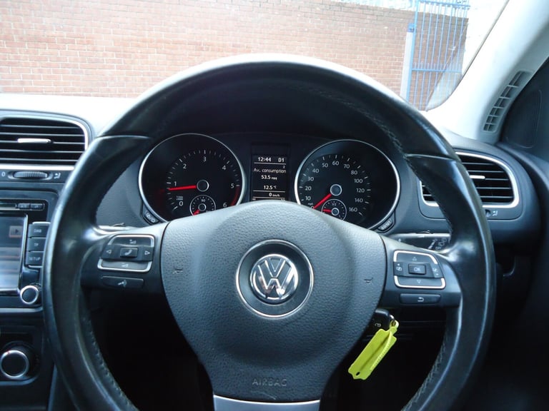 VOLKSWAGEN GOLF 1.6 TDI Match Silver Auto Diesel 2012