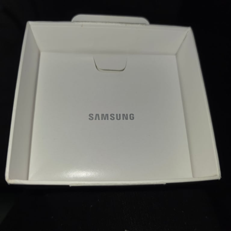 Galaxy buds 3 new in box never used 