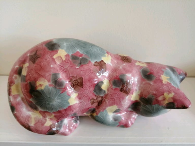 Park Rose pottery Brid Cat poised 