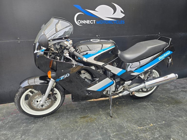 TRIUMPH DAYTONA 750 PROJECT BIKE HPI CLEAR