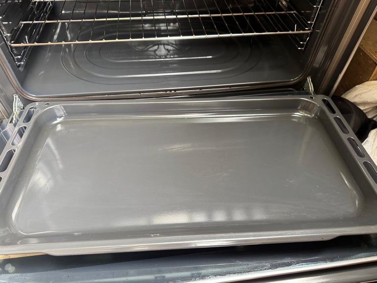 Smeg 90cm SUK91MFX9