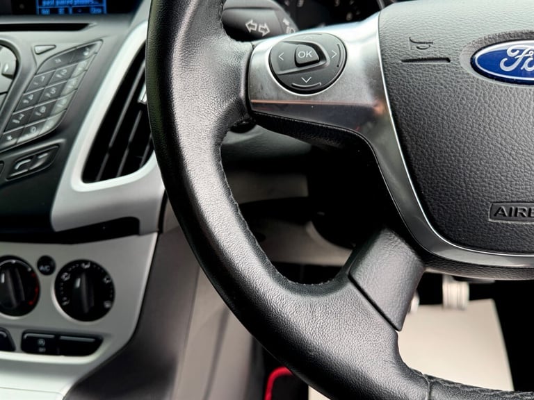 2013 Ford Focus 1.0T EcoBoost Zetec S Hatchback 5dr Petrol Manual Euro 5 (s/s) (125 ps) Hatchback...