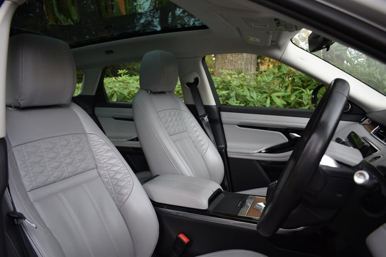 2020 Land Rover Range Rover Evoque HSE+Panoramic Roof Plus Much More!!! Estate Petrol Automatic