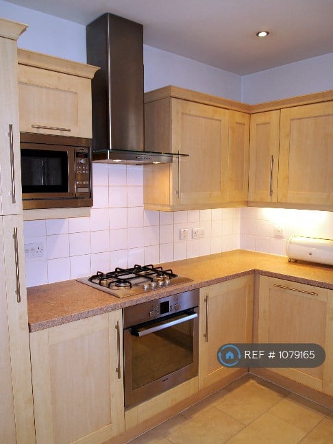 2 bedroom flat in Essex Road, London, N1 (2 bed) (#1079165)