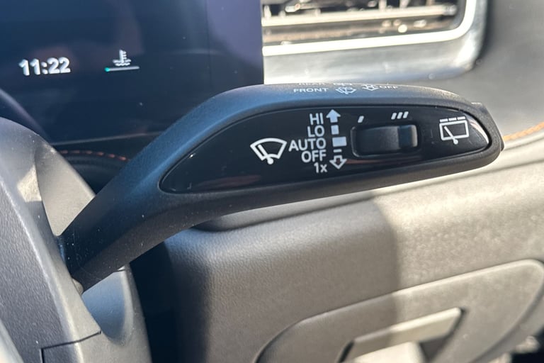 2024 MG MG HS 106288 Hatchback Petrol Automatic