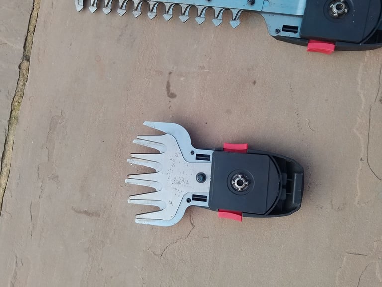 Hand Held Hedge Trimmer 