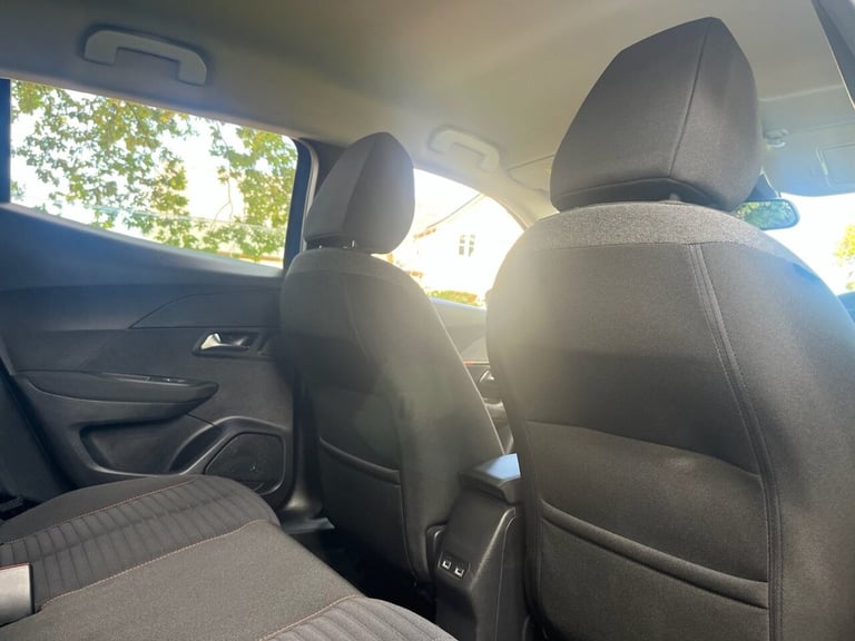 2021 Peugeot E-2008 50kWh Active Premium SUV 5dr Electric Auto (136 ps) HATCHBACK ELECTRIC Automatic