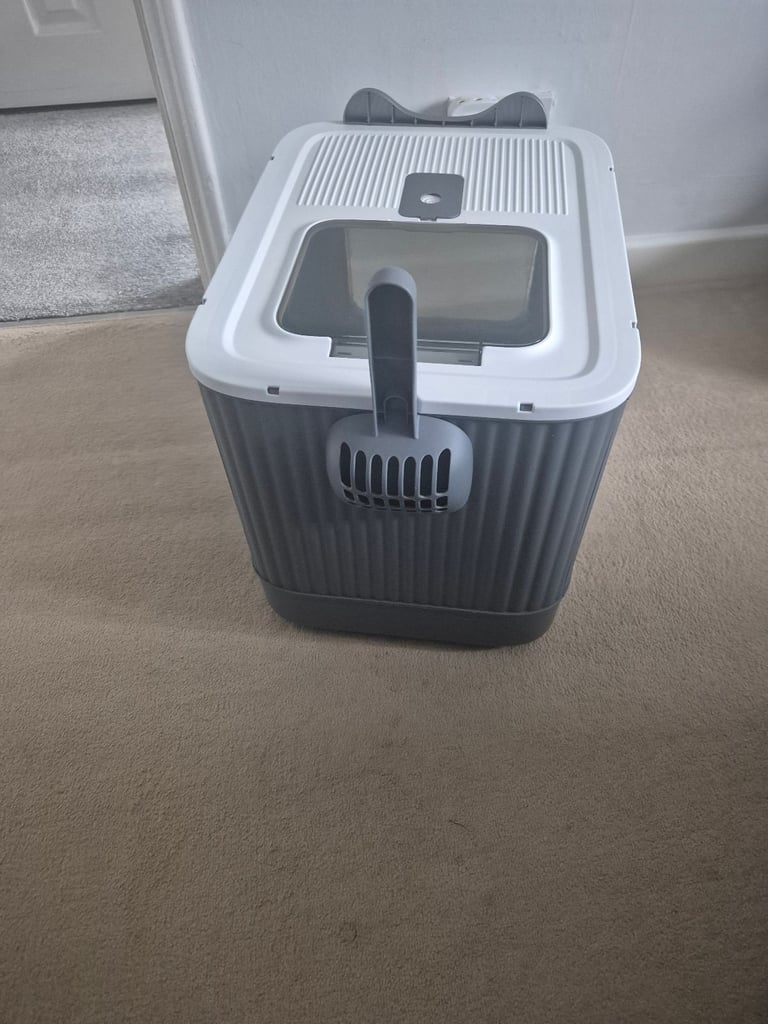 Cat litter box x2