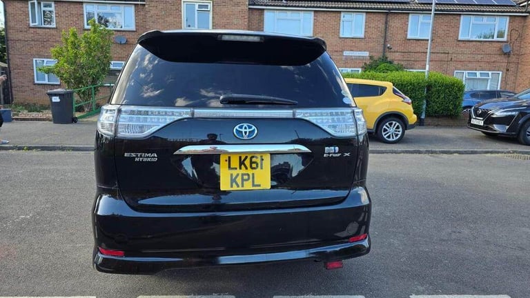 Hybrid electric Toyota estima 7 seater