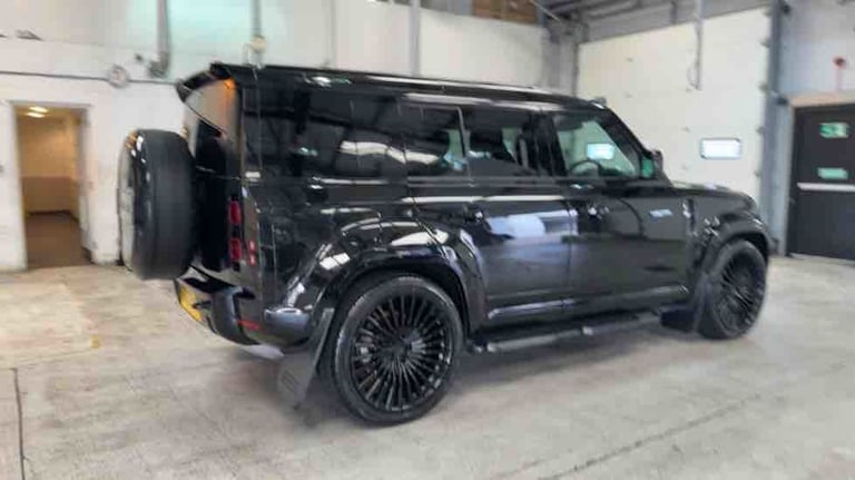 2024 Land Rover Defender 110 3.0 D300 MHEV X-Dynamic SE SUV 5dr Diesel Auto 4WD Euro 6 (s/s) (300...
