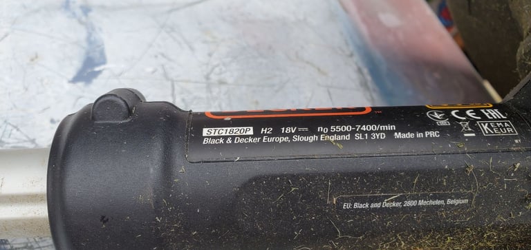 Black and Decker grass strimmer 