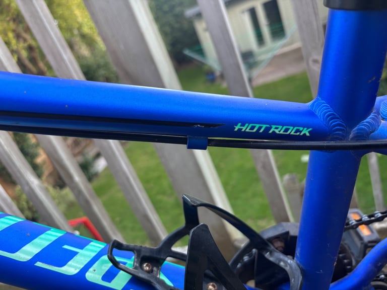 Specialized Hotrock 24” boys mountain bike