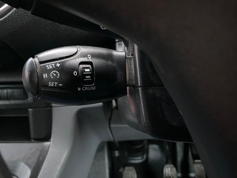2019 Peugeot Expert 2.0 BlueHDi 1400 Professional Standard Panel Van MWB Euro 6 (s/s) 6dr PANEL V...