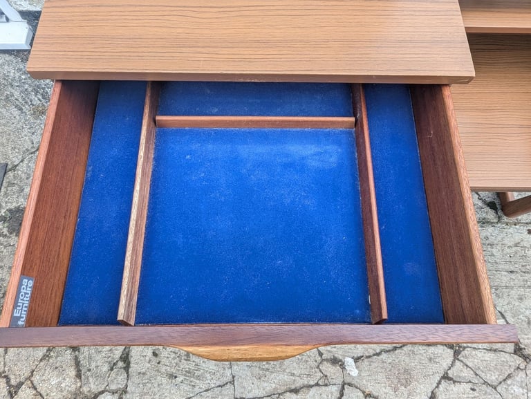 VINTAGE DRESSING TABLE/BEDROOM UNIT - FREE DELIVERY!