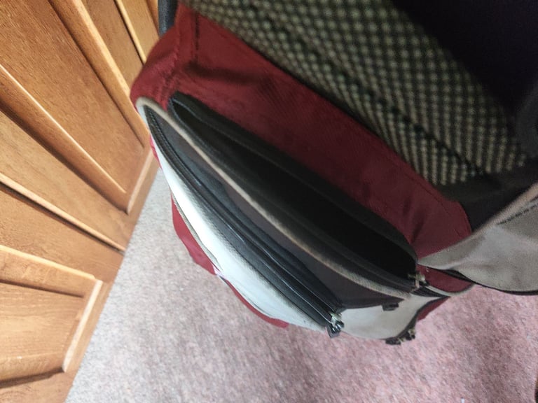 Bayhill (By Palmer), Black & Red Golf Bag with Dividers & Carry Strap - Exc Con