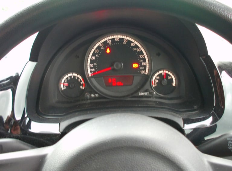 2014 Volkswagen Move Up 1.0 MOVE UP 5-Door Petrol