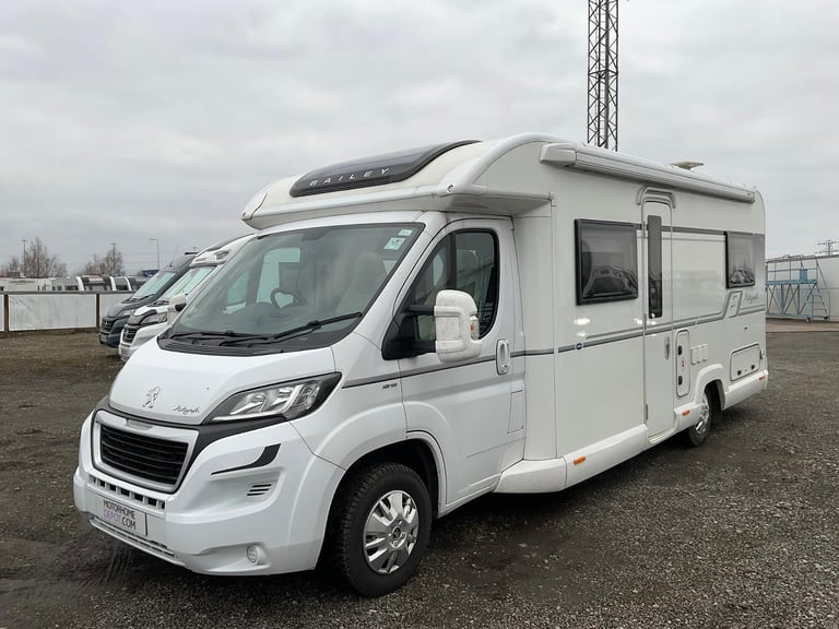 Bailey Autograph 75-2, 2017, 4 Berth, 2 Belts, Rear Fixed Bed