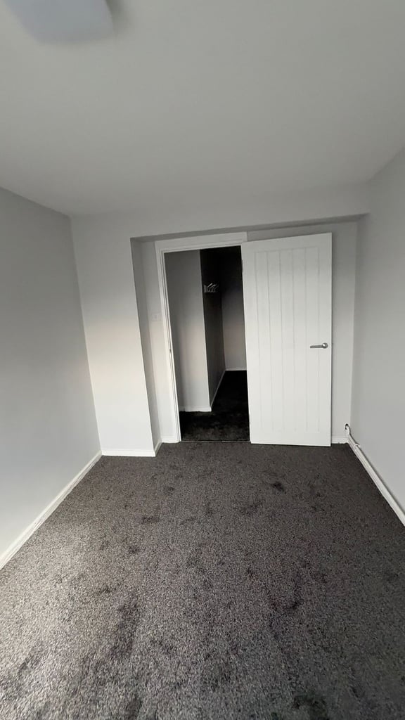 2 bedroom flat 