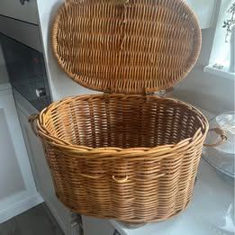  Harrods Oval Hinge Lidded Wicker Basket