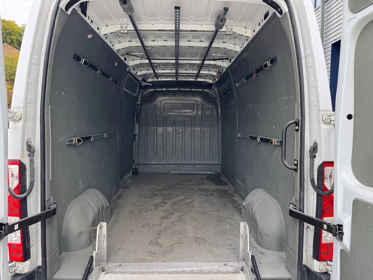 RENAULT MASTER 2.3 DCI BUSINESS 2020 (70) LWB PANEL VAN + 1 OWNER + 62000 MILES 