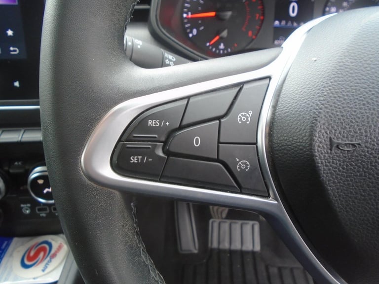 2022 Renault Clio 1.0 TCe Iconic Euro 6 (s/s) 5dr HATCHBACK Petrol Manual